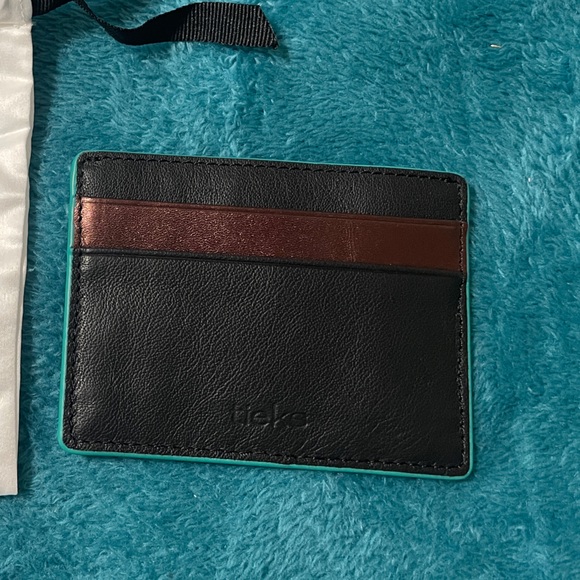 NIB Tieks Card Case in Raspberry Truffle - Picture 2 of 5